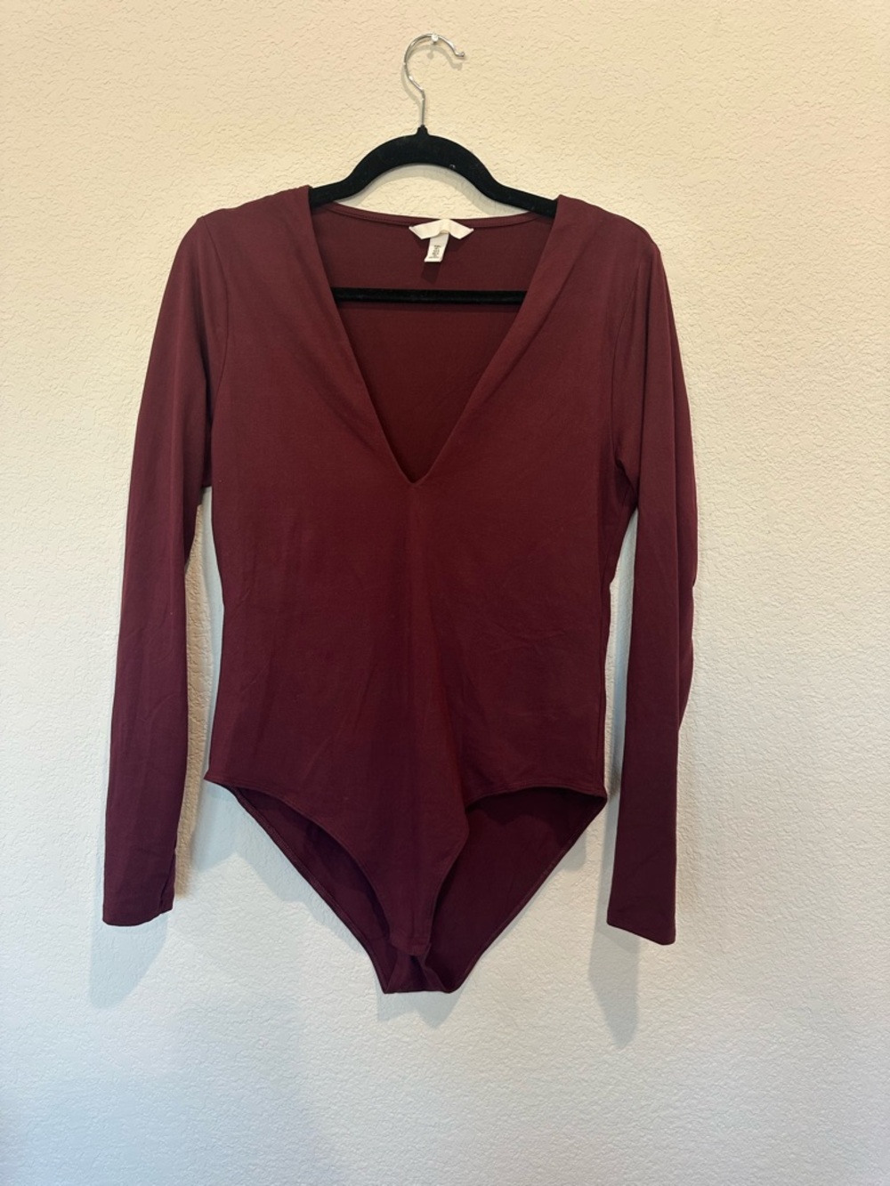 H&M Burgundy Long-Sleeve V-Neck Bodysuit size large